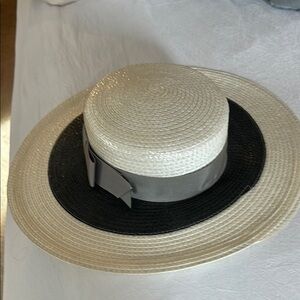 Stylish Two-Tone Straw Hat with Ribbon